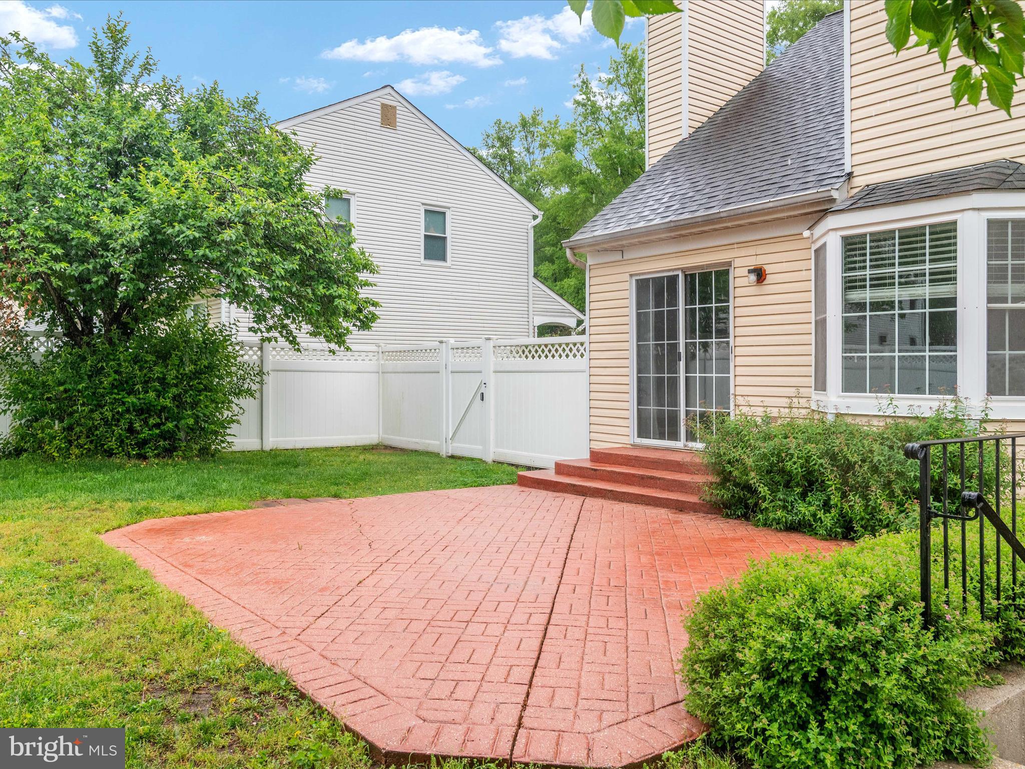 2324 NANTUCKET DRIVE