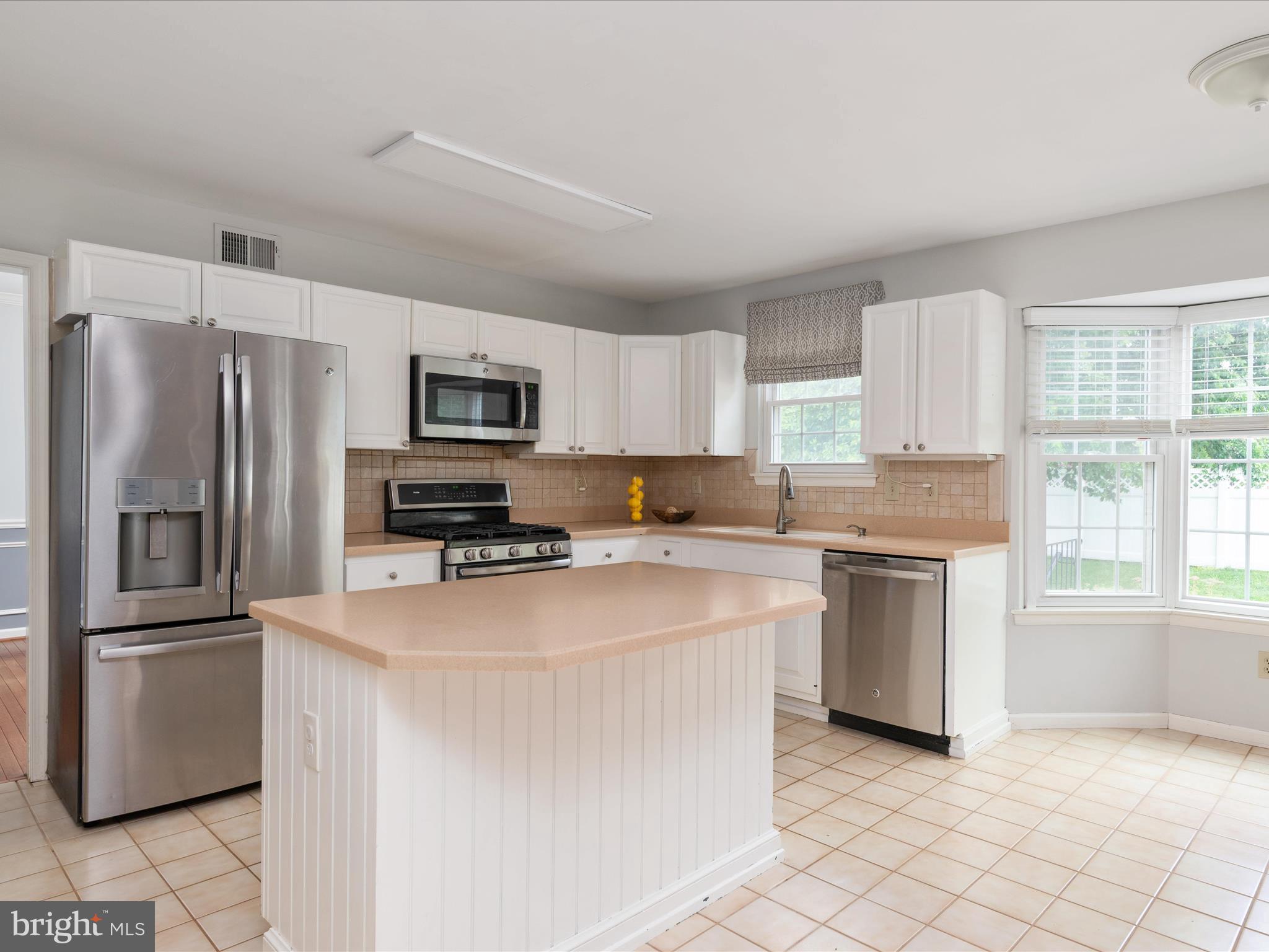 2324 NANTUCKET DRIVE