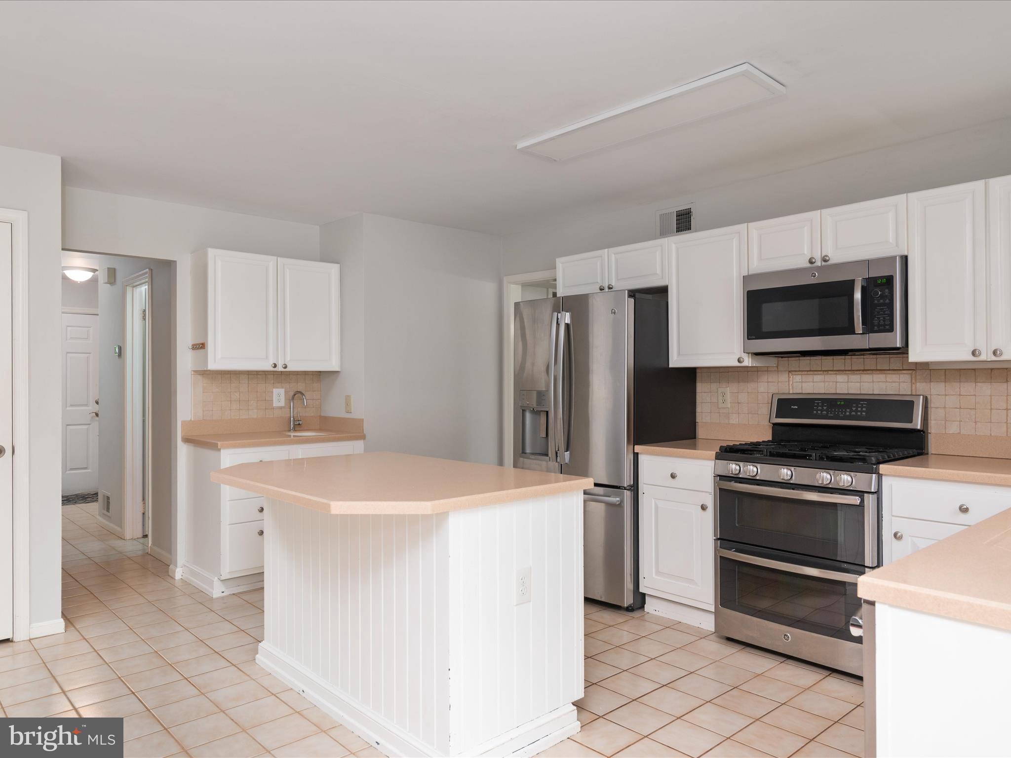 2324 NANTUCKET DRIVE