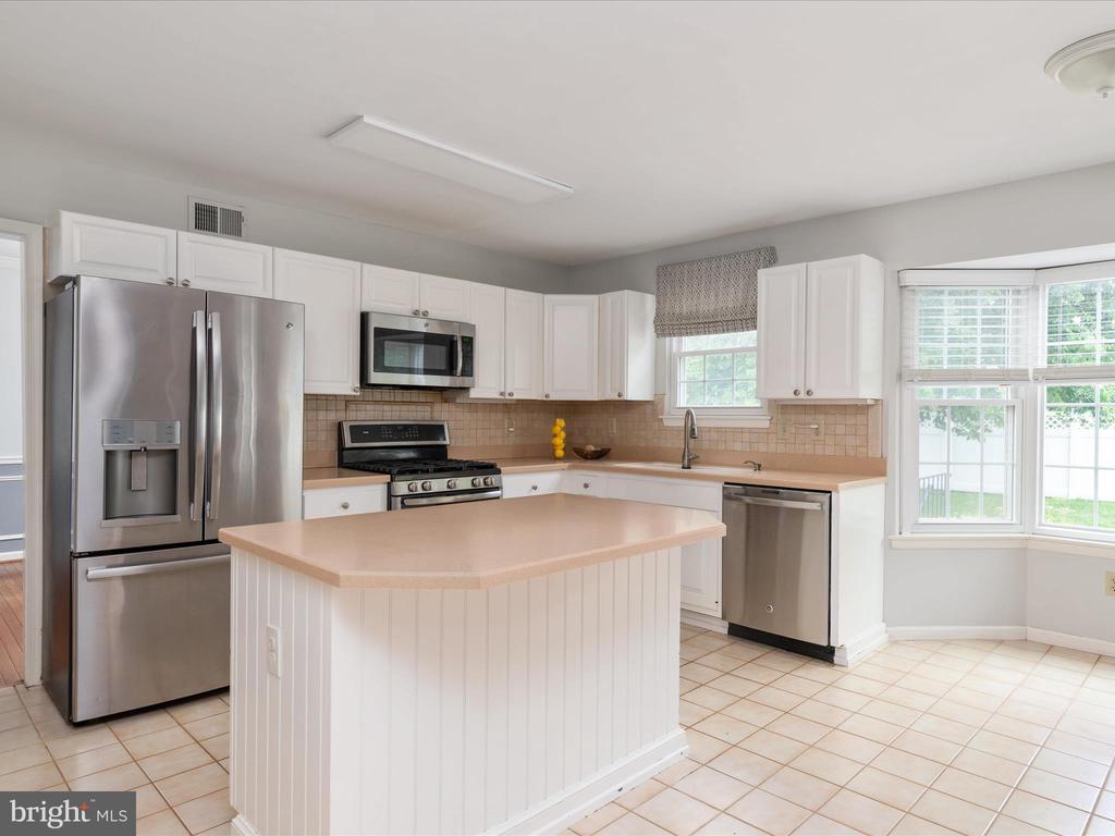 2324 NANTUCKET DRIVE