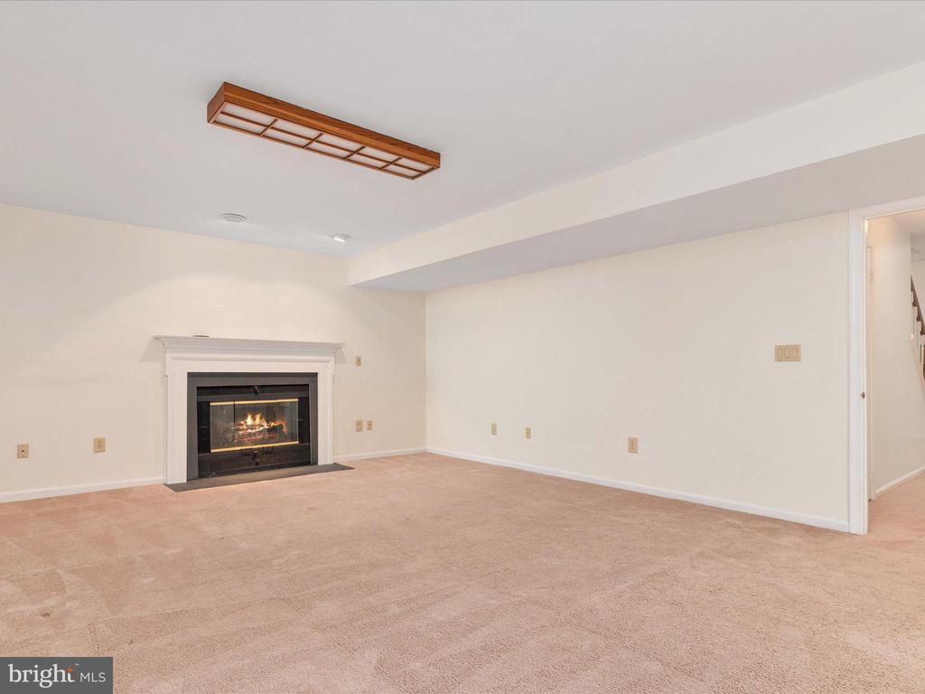 2324 NANTUCKET DRIVE