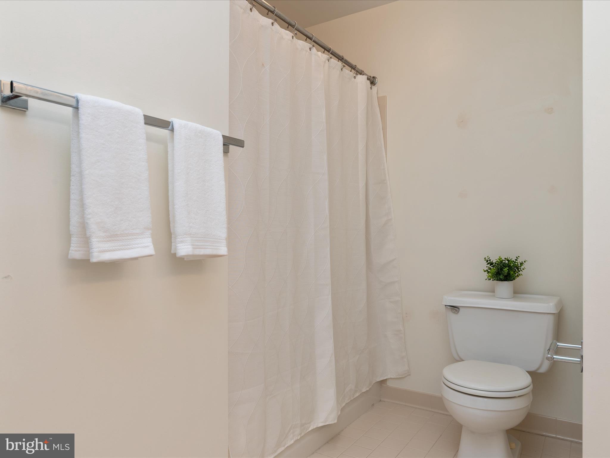 2324 NANTUCKET DRIVE
