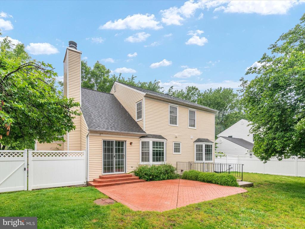 2324 NANTUCKET DRIVE