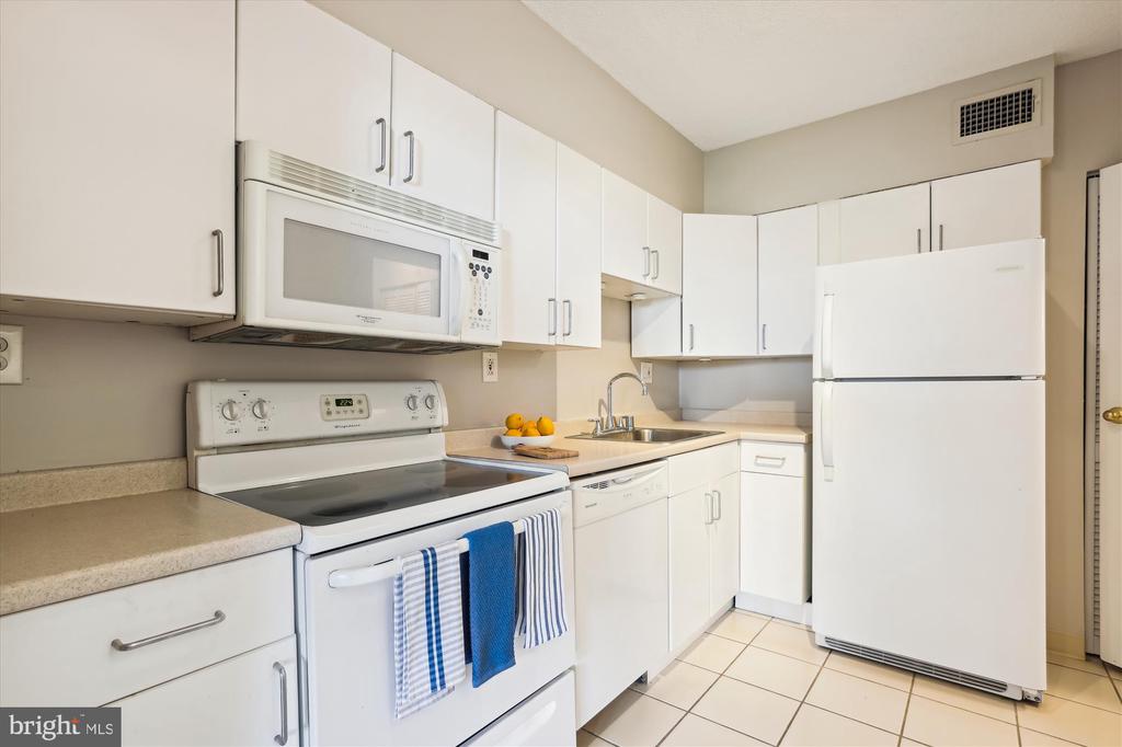 5500 HOLMES RUN PARKWAY 412