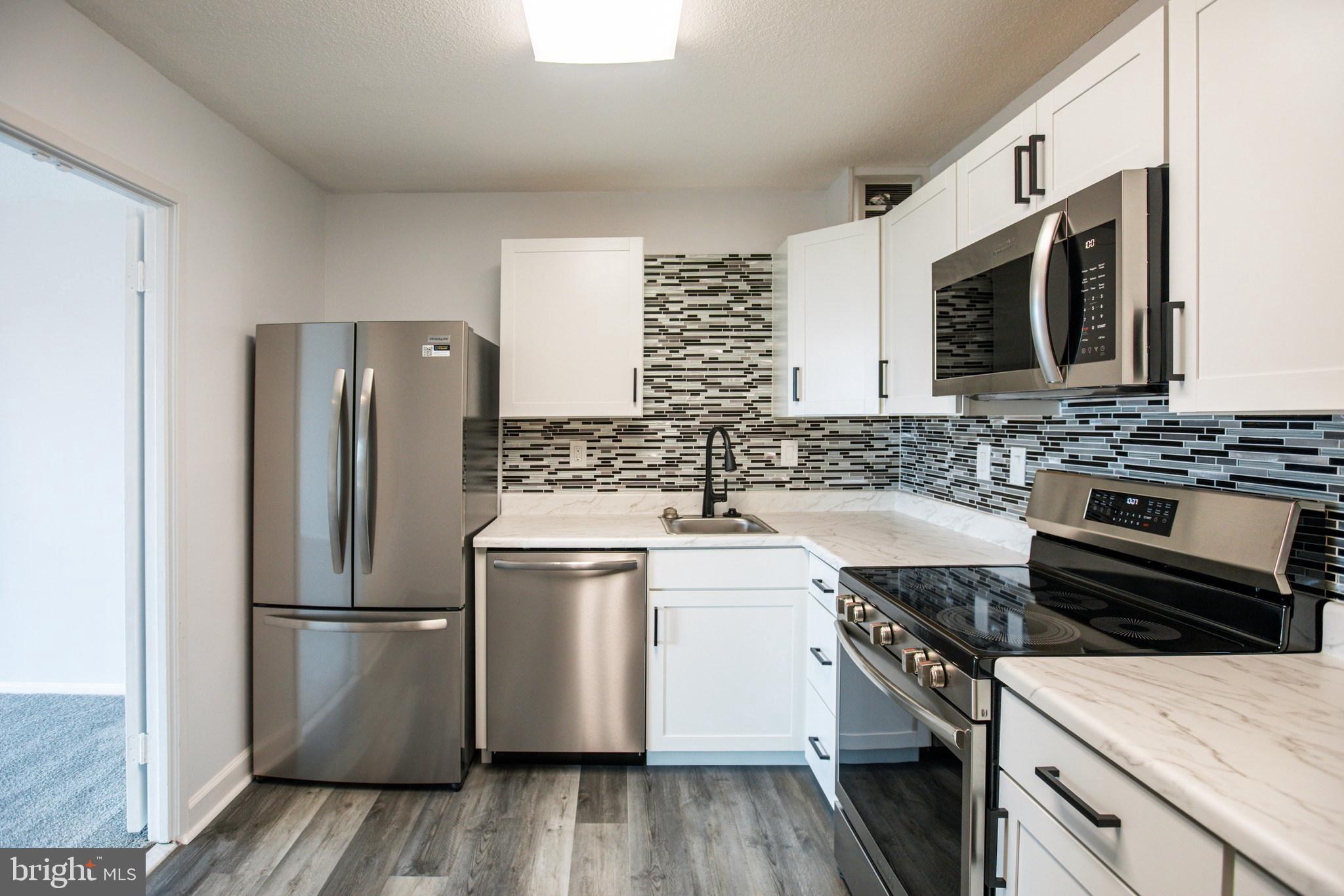 205 YOAKUM PARKWAY 1015