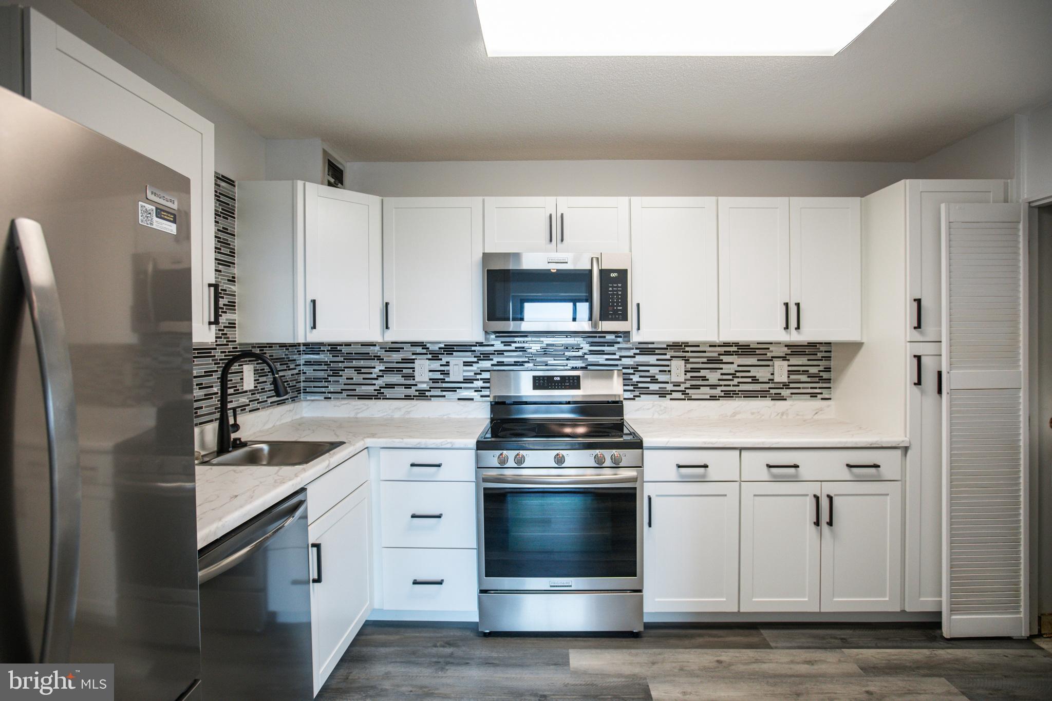 205 YOAKUM PARKWAY 1015