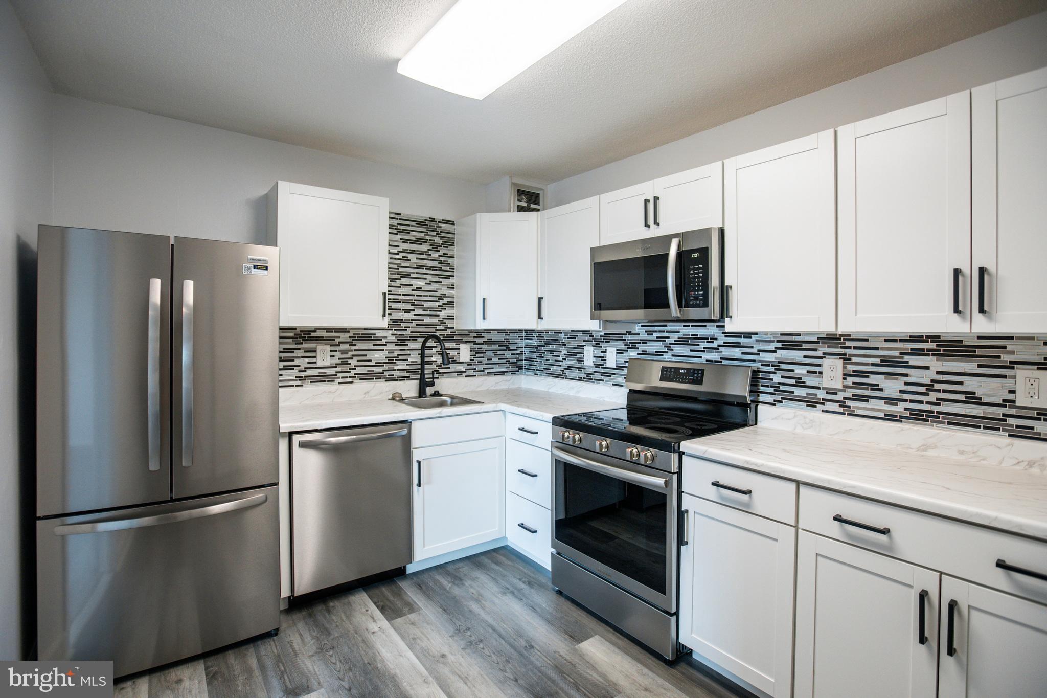 205 YOAKUM PARKWAY 1015
