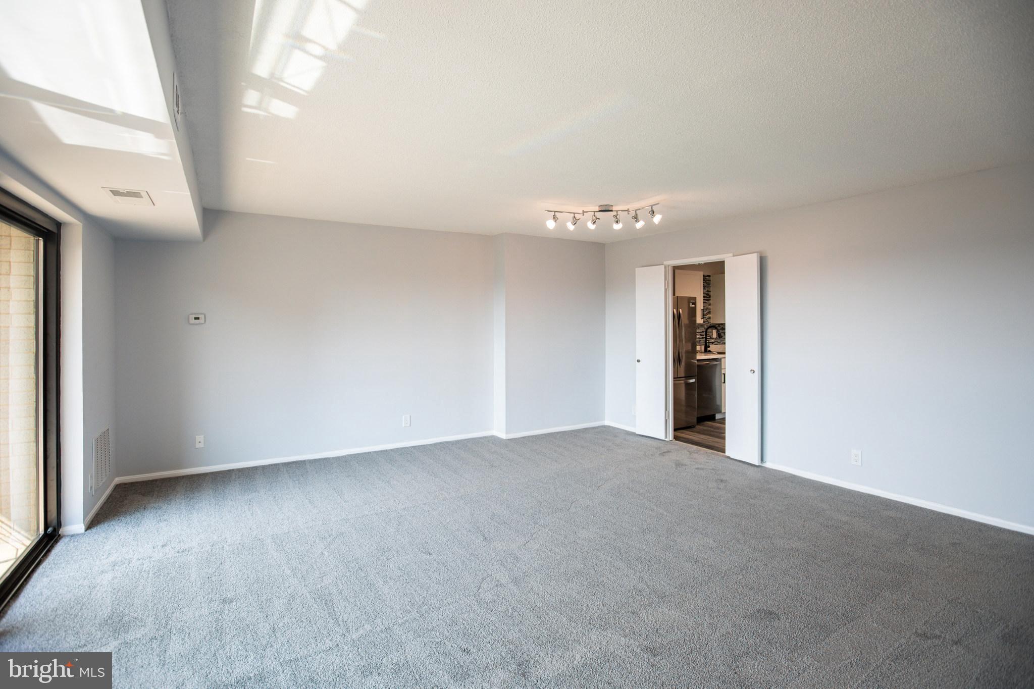 205 YOAKUM PARKWAY 1015