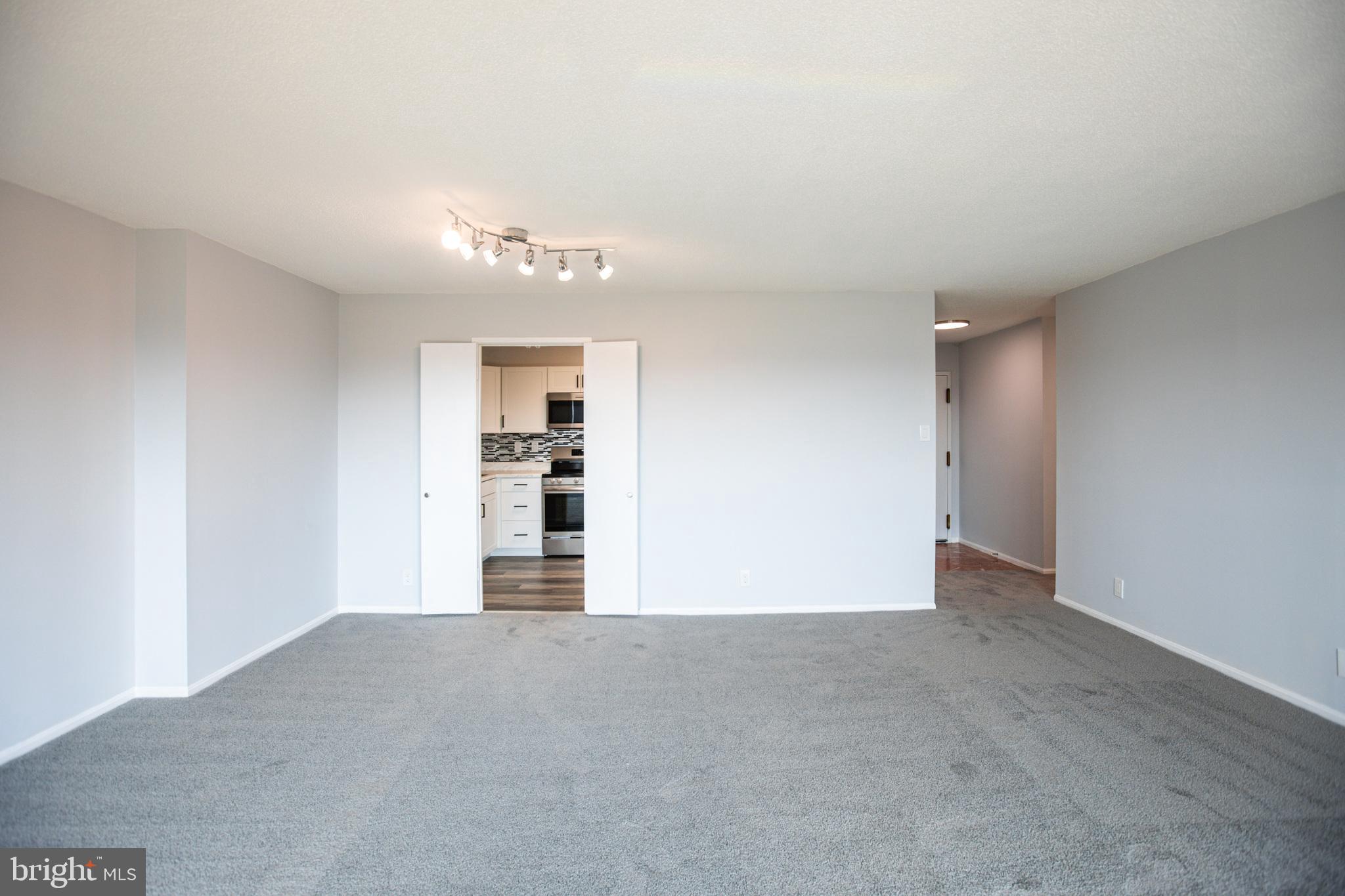 205 YOAKUM PARKWAY 1015