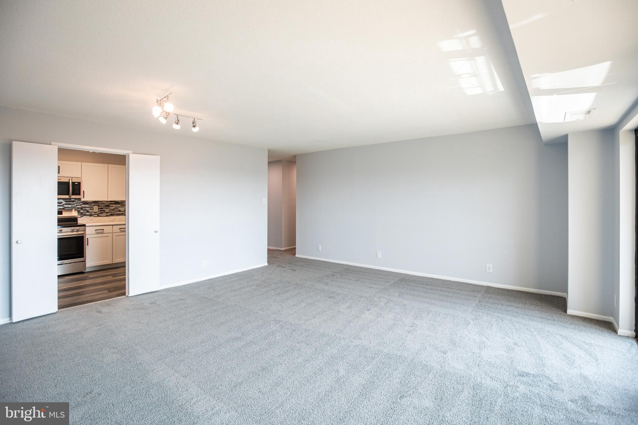 205 YOAKUM PARKWAY 1015