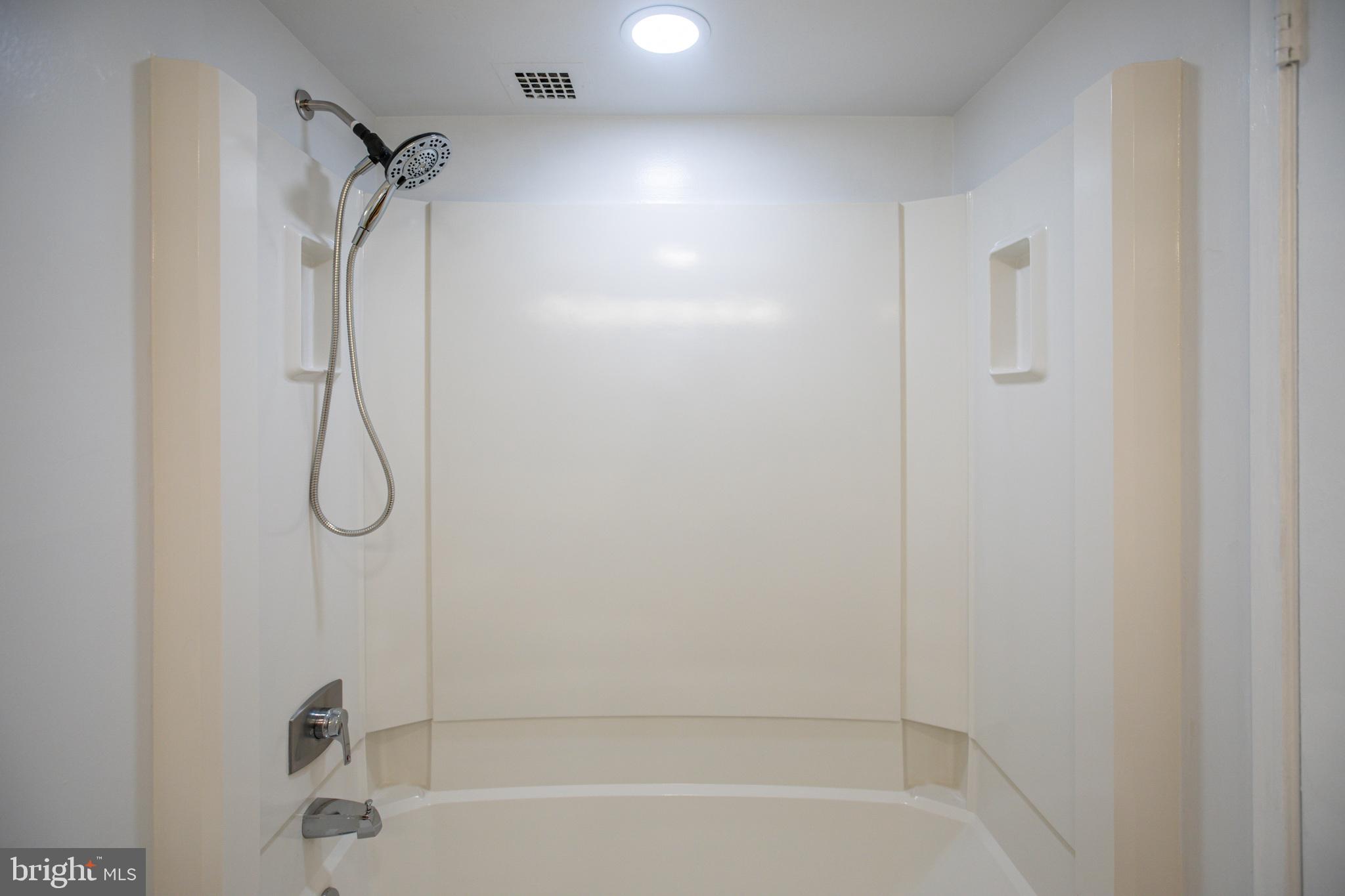 205 YOAKUM PARKWAY 1015