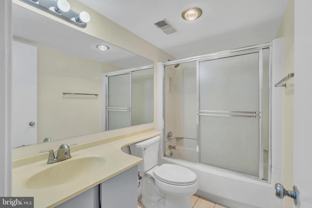 309 YOAKUM PARKWAY 308