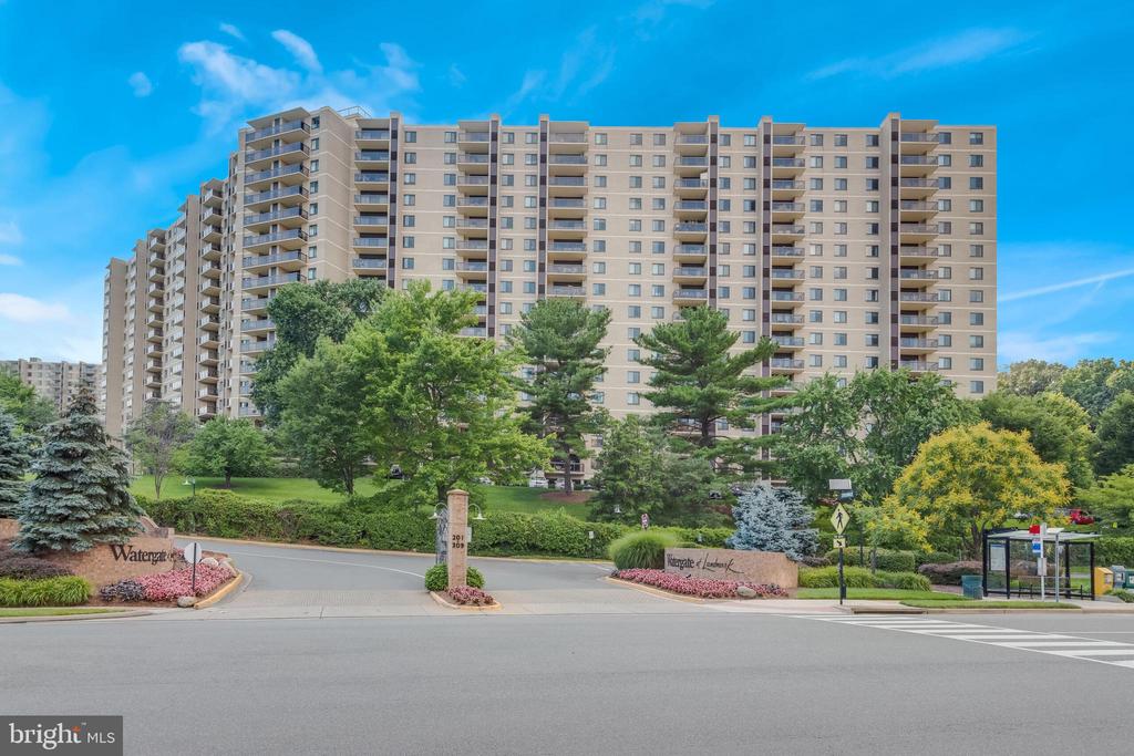 309 YOAKUM PARKWAY 308