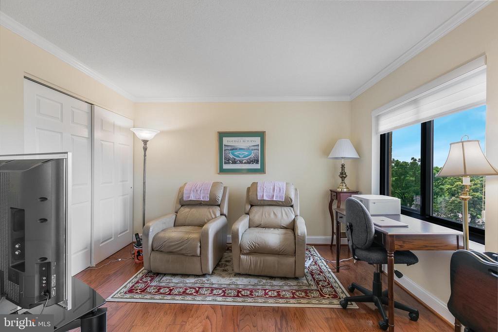 307 YOAKUM PARKWAY 1020