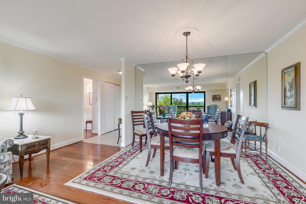 307 YOAKUM PARKWAY 1020