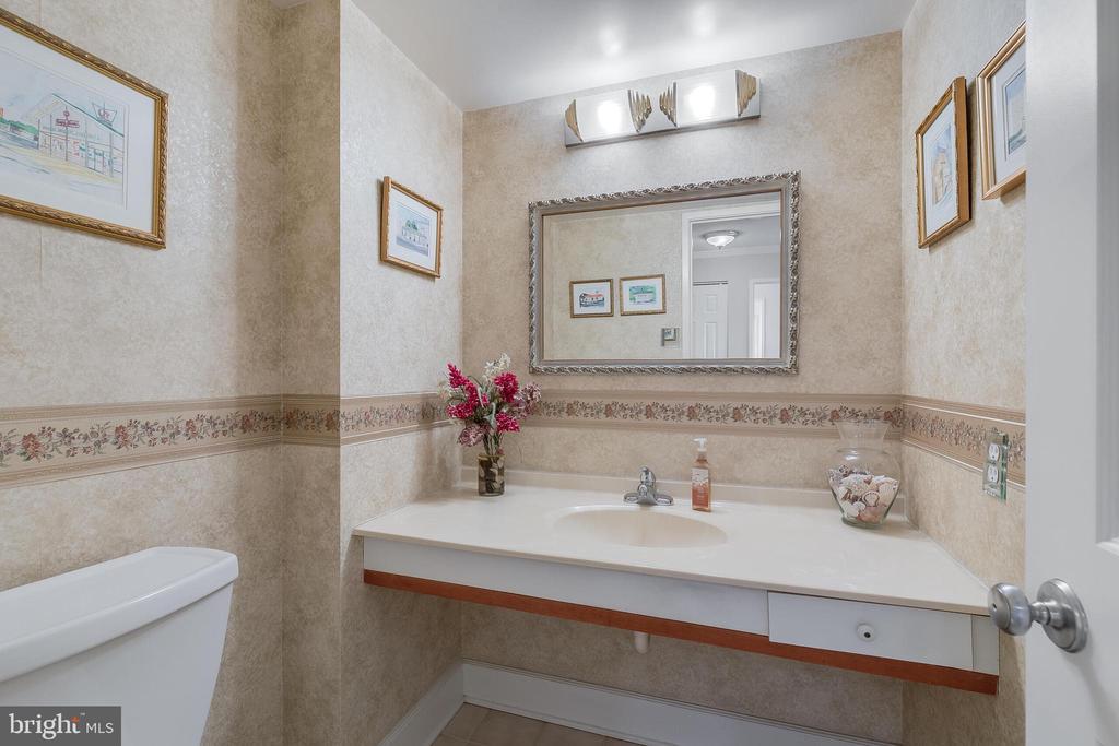 307 YOAKUM PARKWAY 1020
