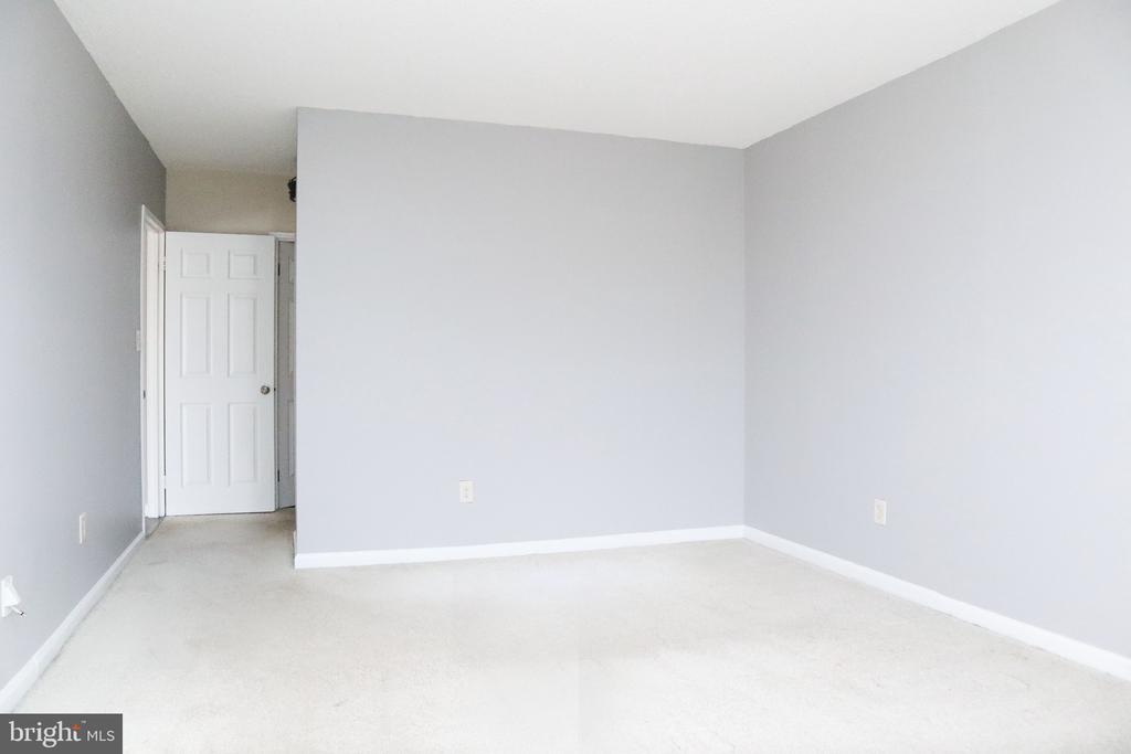 5500 HOLMES RUN PARKWAY 402