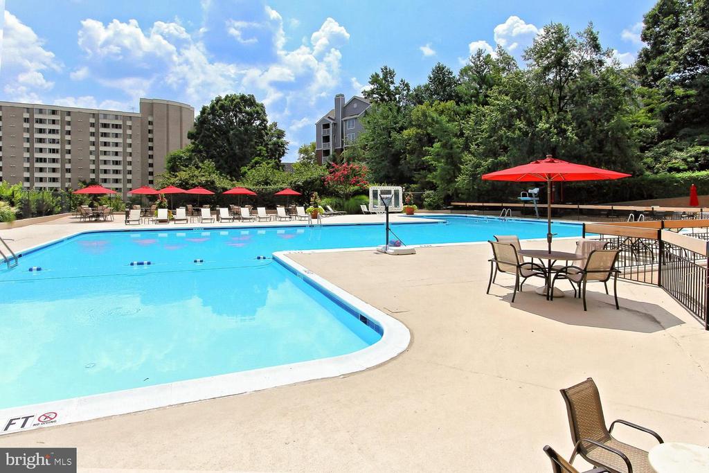 5500 HOLMES RUN PARKWAY 402