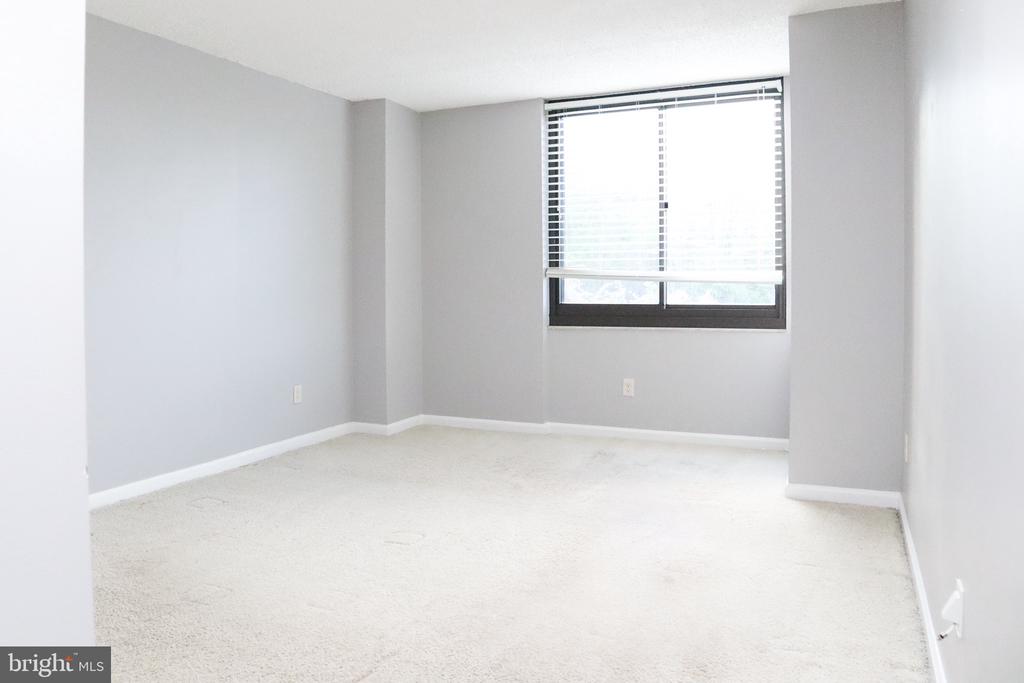 5500 HOLMES RUN PARKWAY 402