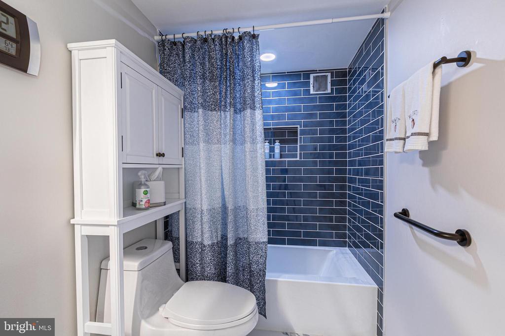 203 YOAKUM PARKWAY 218