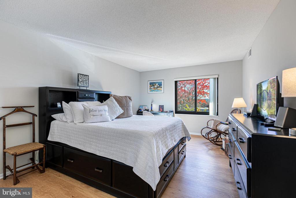 203 YOAKUM PARKWAY 218