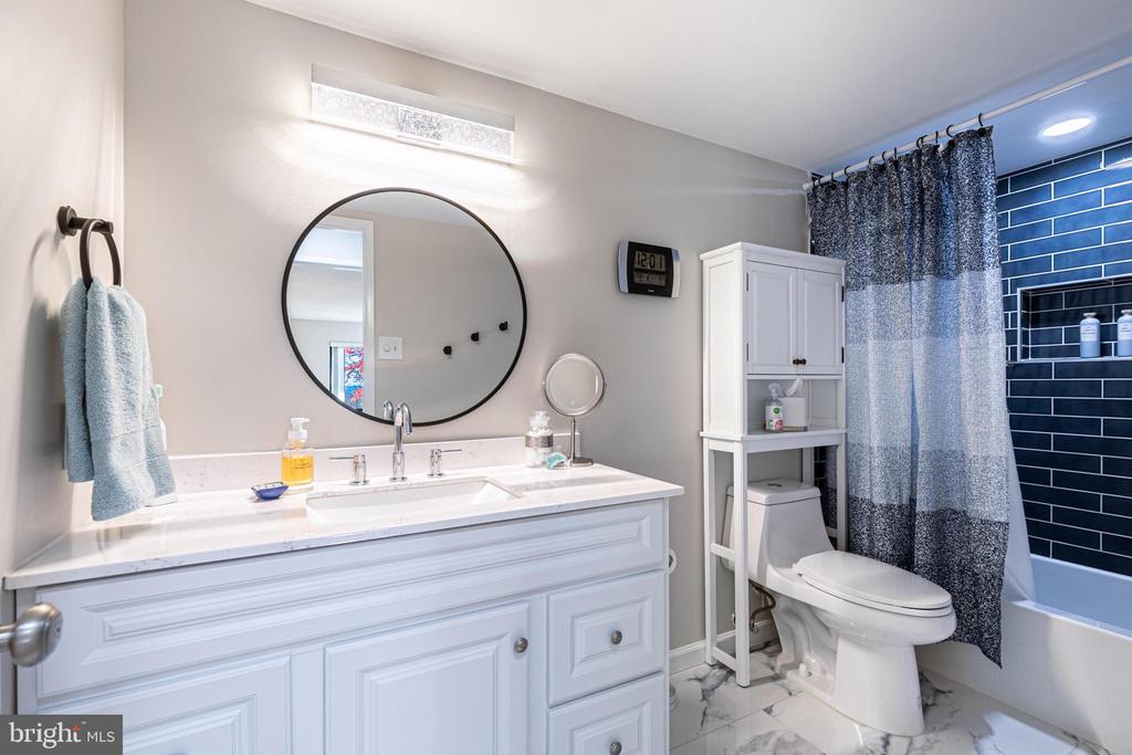 203 YOAKUM PARKWAY 218