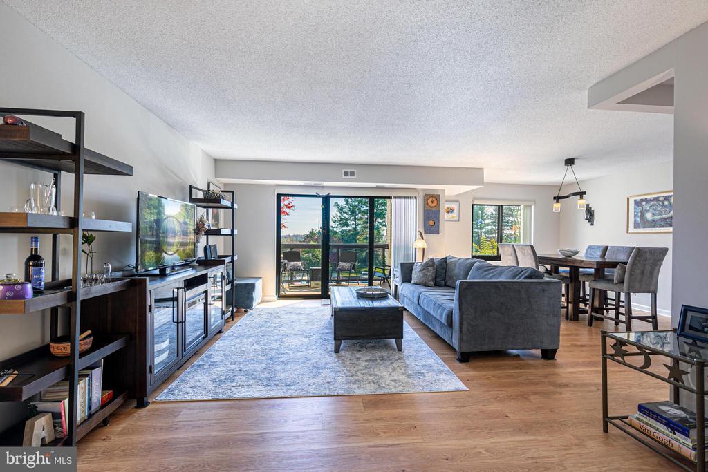 203 YOAKUM PARKWAY 218