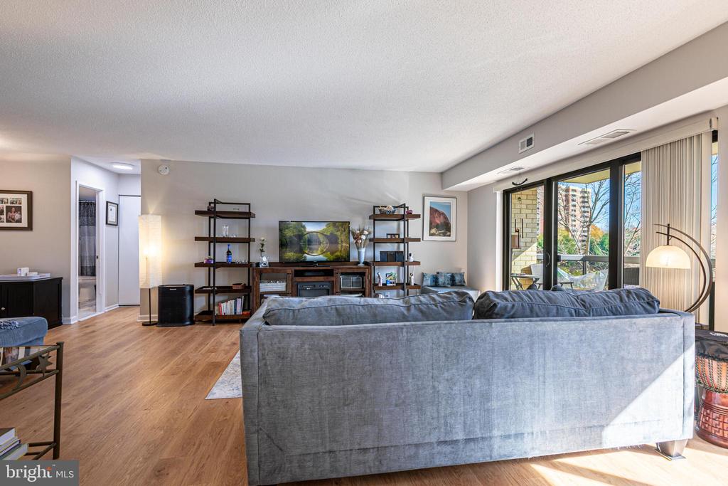 203 YOAKUM PARKWAY 218