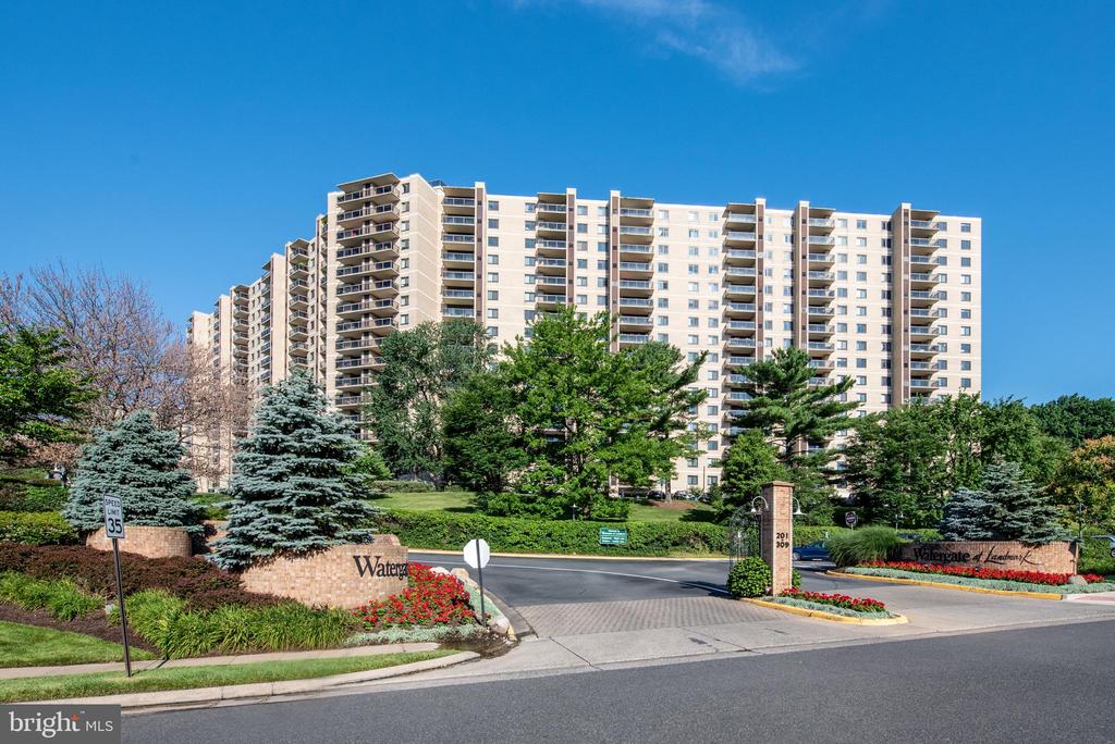 203 YOAKUM PARKWAY 218
