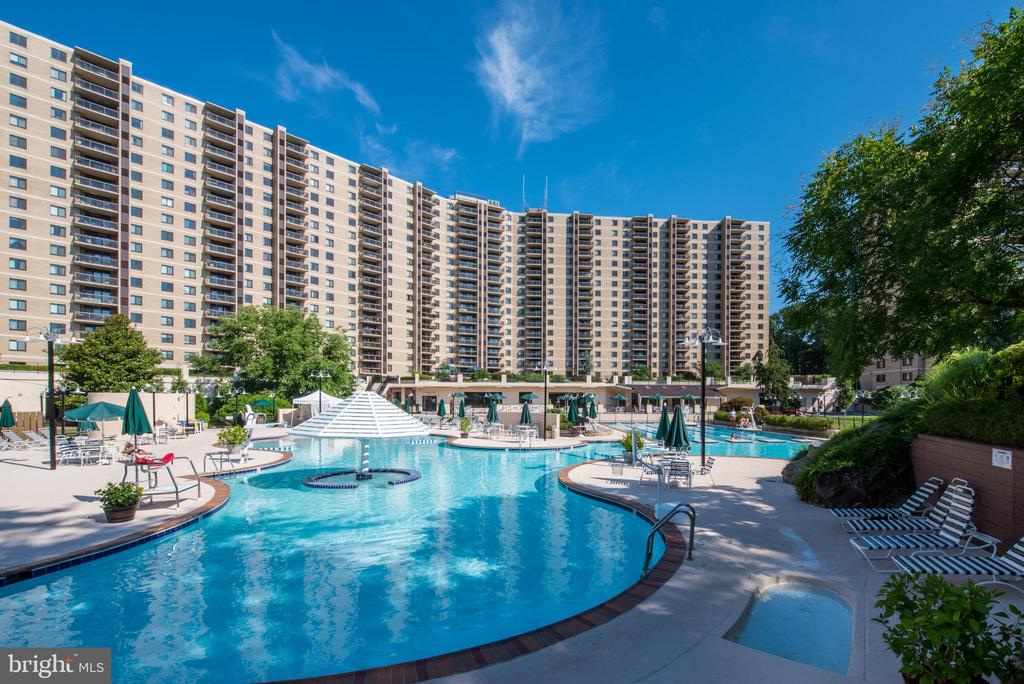 203 YOAKUM PARKWAY 218