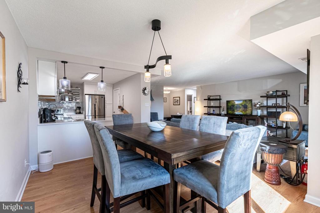 203 YOAKUM PARKWAY 218