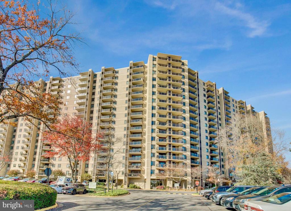 203 YOAKUM PARKWAY 218