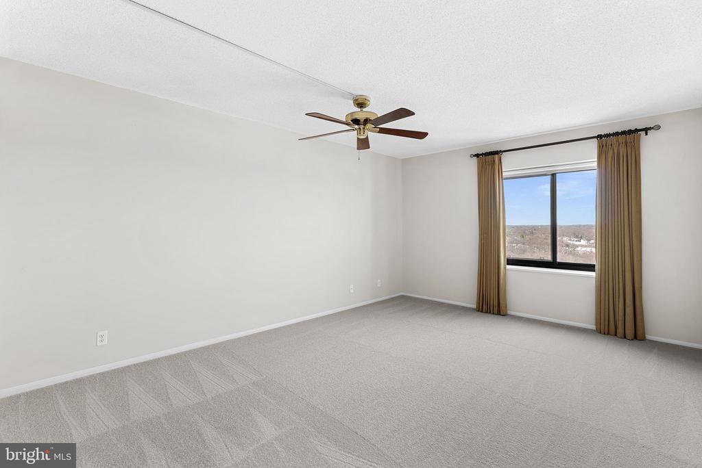 307 YOAKUM PARKWAY 1718