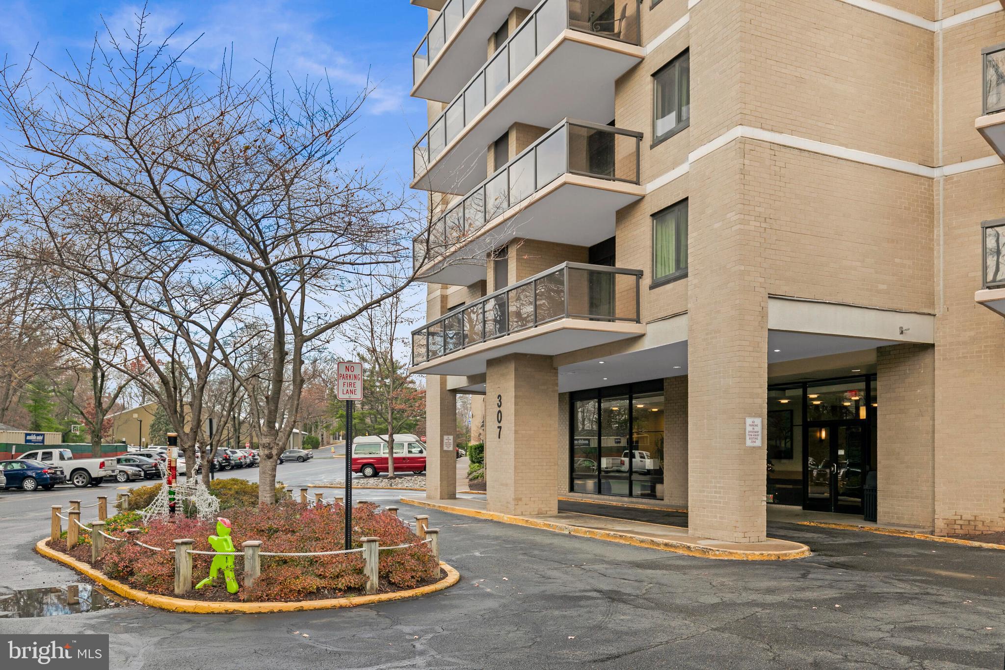 307 YOAKUM PARKWAY 1107