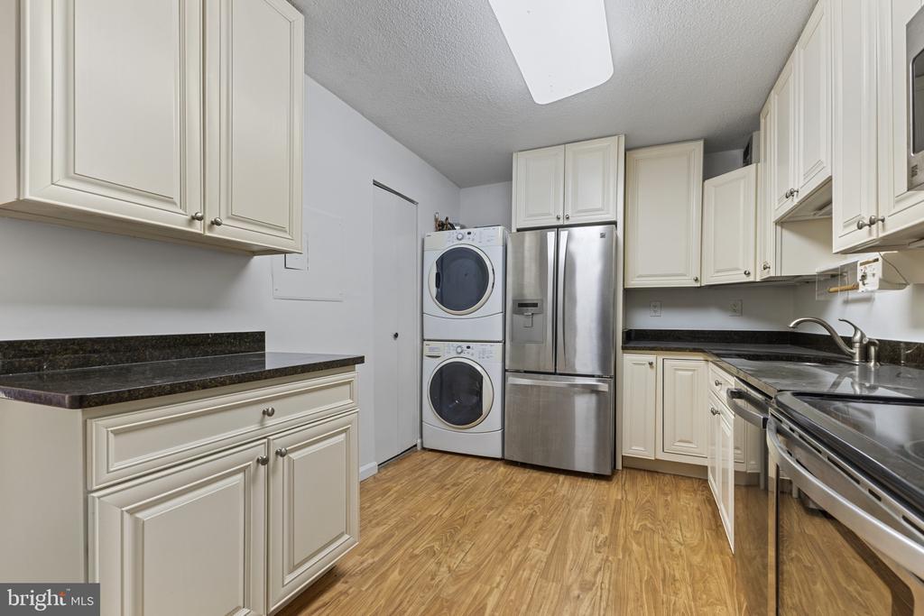205 YOAKUM PARKWAY 1017