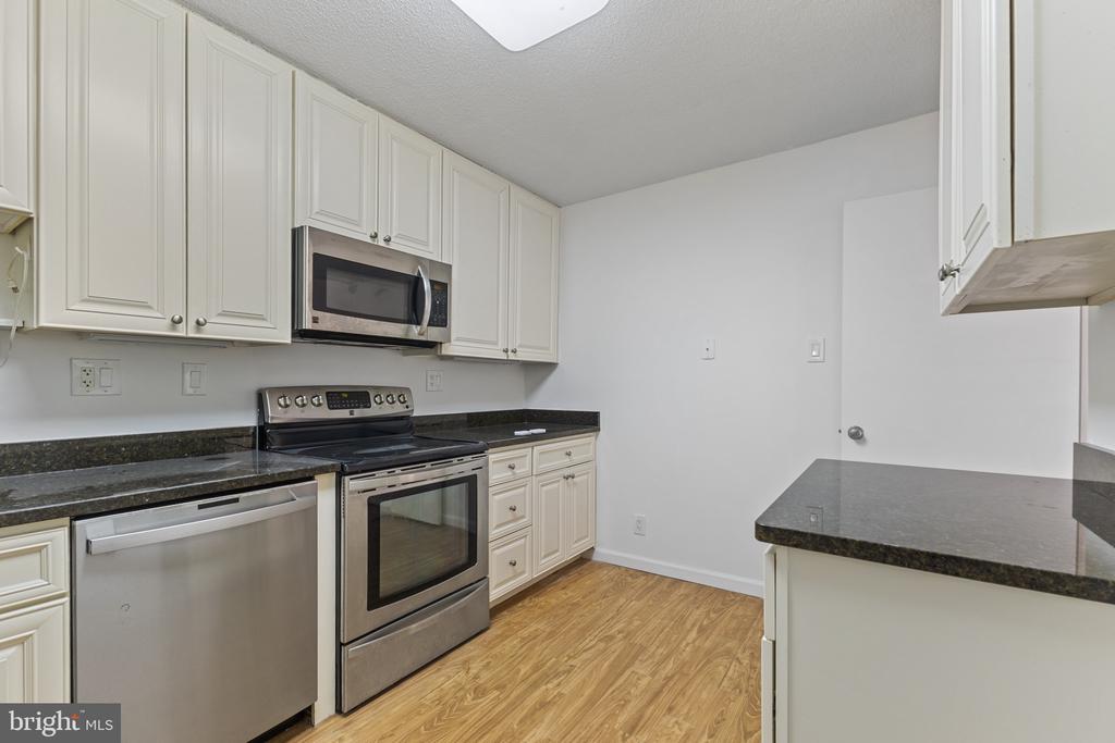 205 YOAKUM PARKWAY 1017