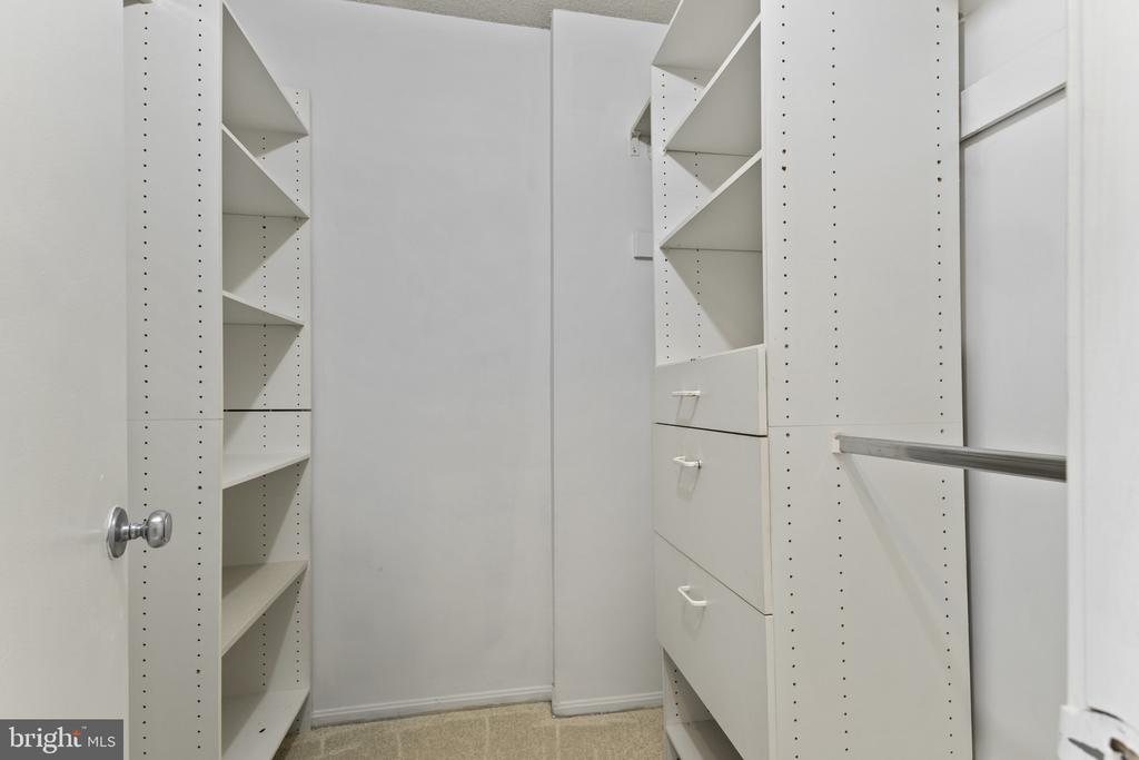 205 YOAKUM PARKWAY 1017