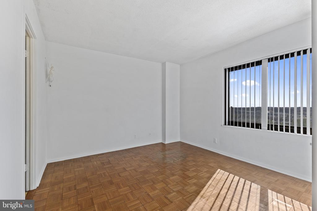 205 YOAKUM PARKWAY 1017