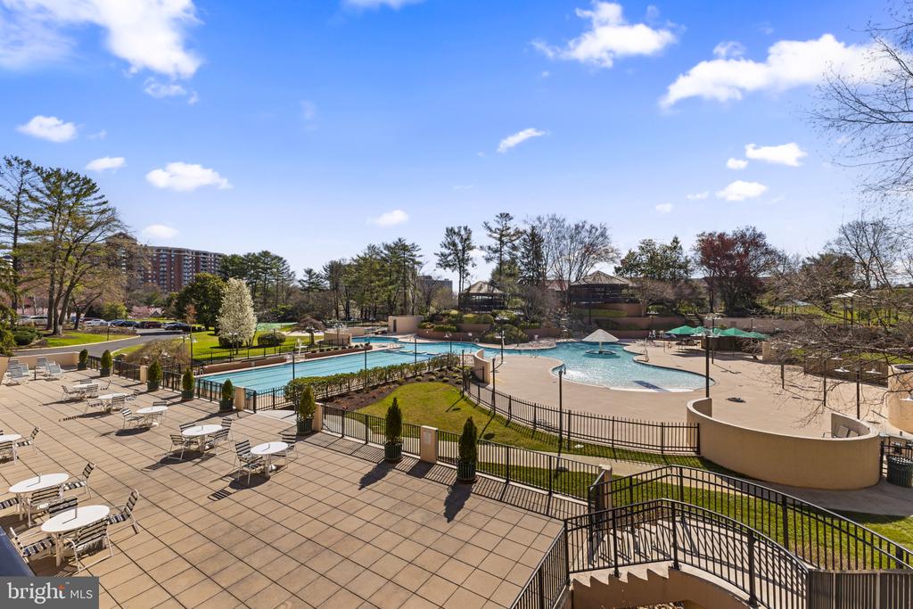 205 YOAKUM PARKWAY 1017