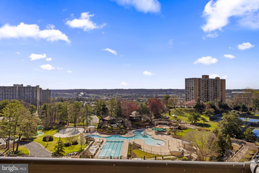 205 YOAKUM PARKWAY 1017