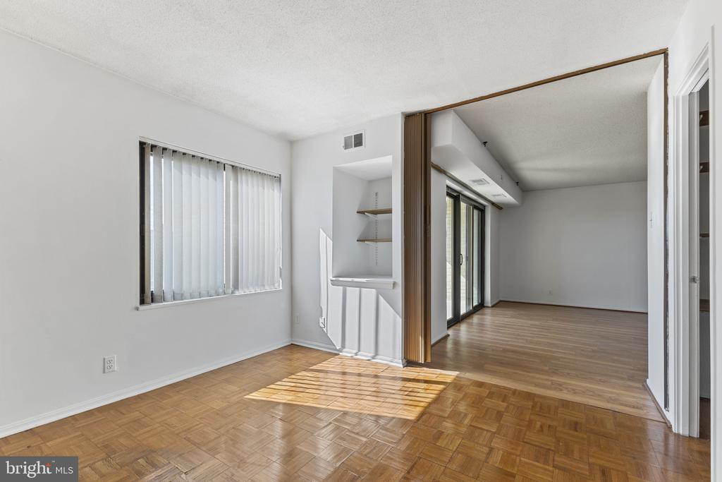 205 YOAKUM PARKWAY 1017