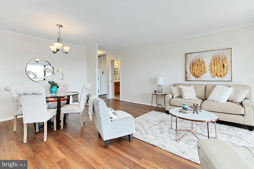 307 YOAKUM PARKWAY 1206