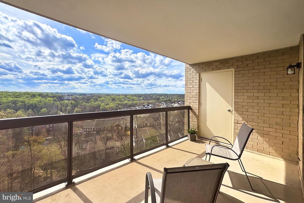 307 YOAKUM PARKWAY 1206