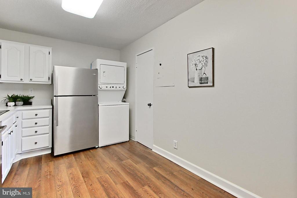 307 YOAKUM PARKWAY 1206