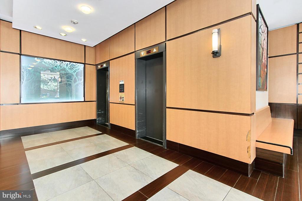 307 YOAKUM PARKWAY 1206