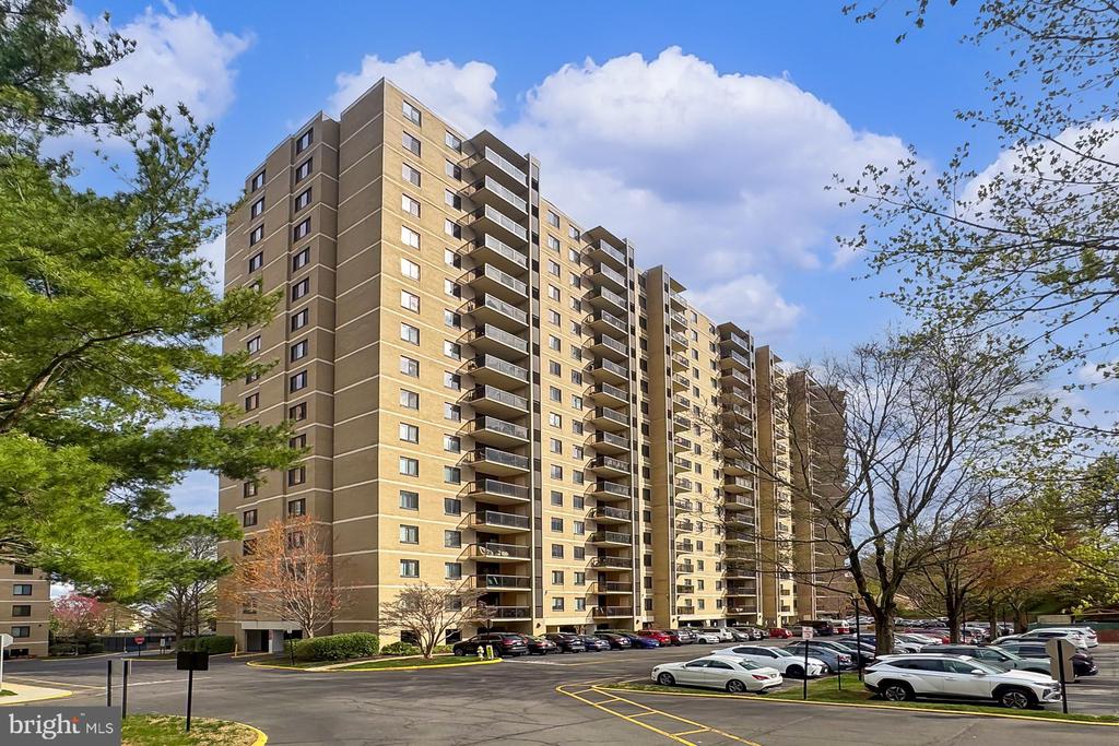 307 YOAKUM PARKWAY 1206