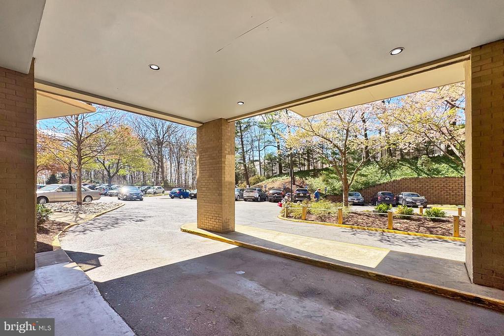 307 YOAKUM PARKWAY 1206