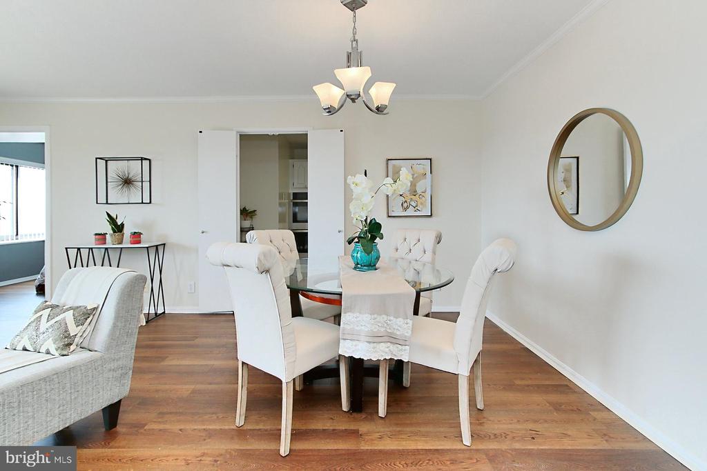 307 YOAKUM PARKWAY 1206