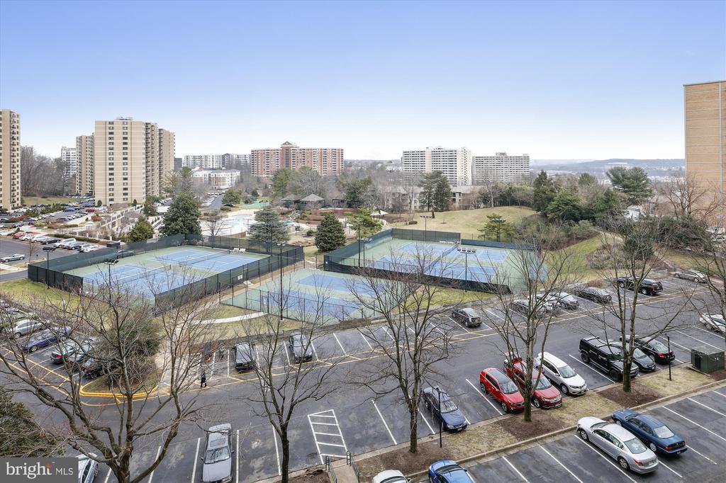 307 YOAKUM PARKWAY 1206