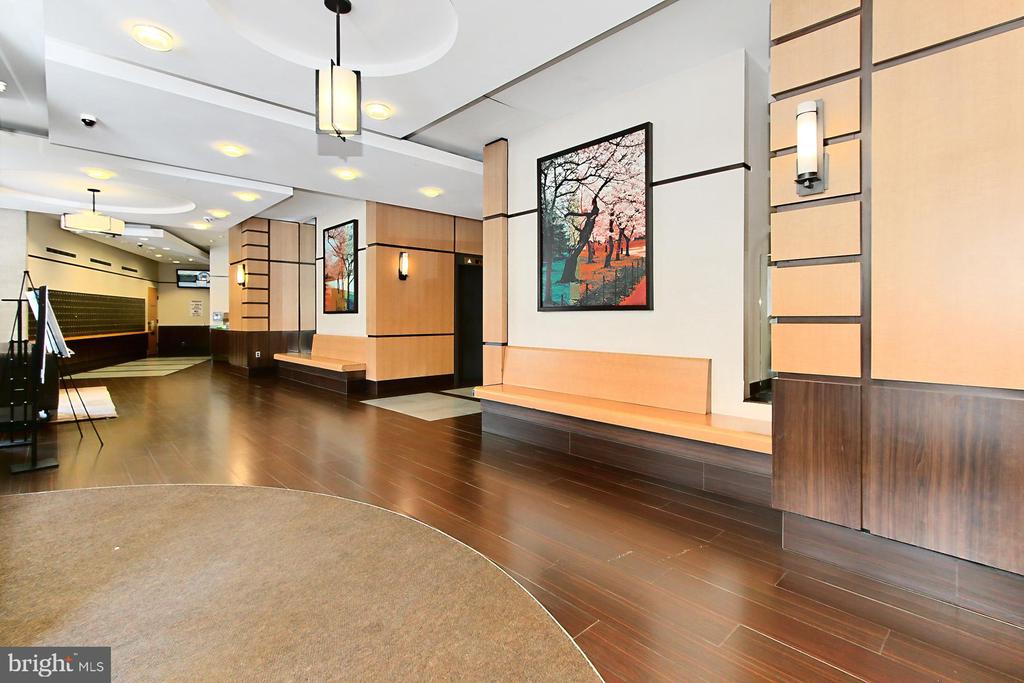 307 YOAKUM PARKWAY 1206